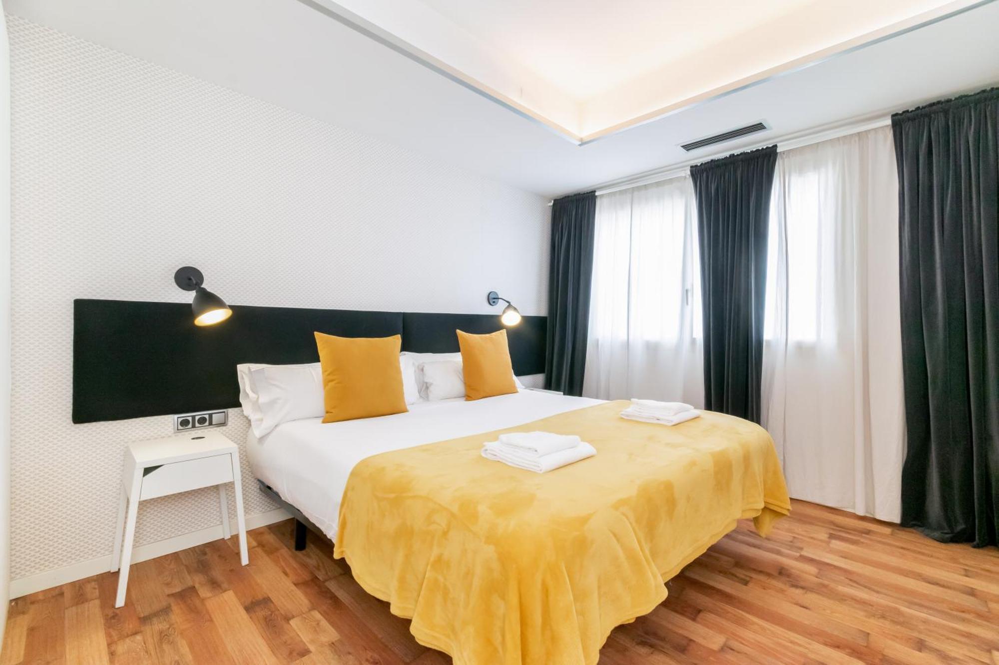 Unique Rentals - Placa Catalunya Central Apartments Барселона Экстерьер фото