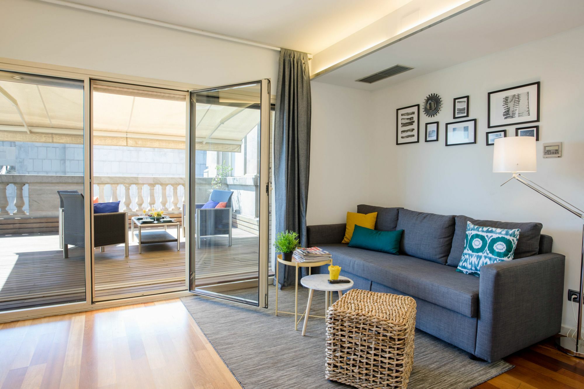 Unique Rentals - Placa Catalunya Central Apartments Барселона Экстерьер фото