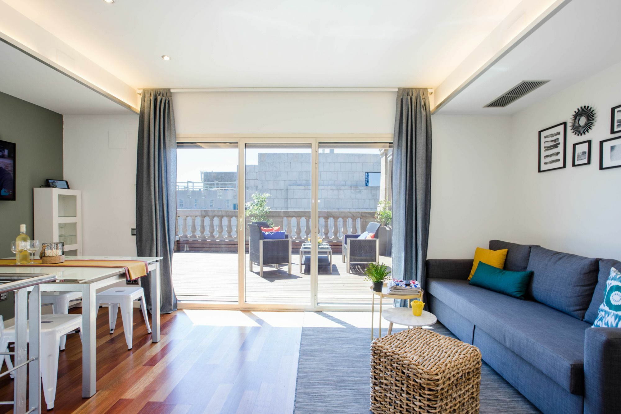 Unique Rentals - Placa Catalunya Central Apartments Барселона Экстерьер фото